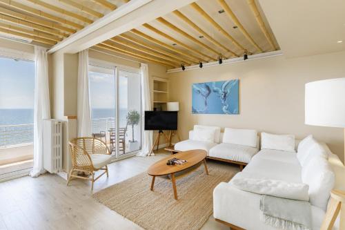 Infinity & Beyond by halu! - Seafront apartments