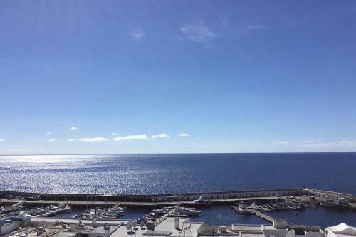 Stylish and modern studio with stunning sea views