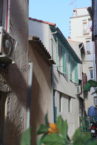 Les Palmiers, Antibes Center, Walk to Beach, AC, WiFi