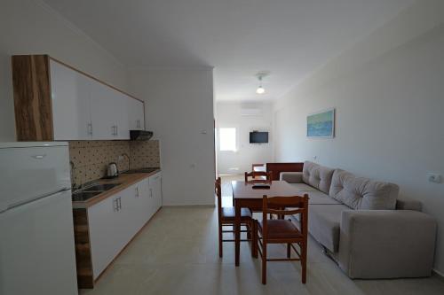 Cuisine ou kitchenette dans l'établissement Arthur's 4Apartments