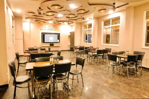 Restaurace v ubytování Near Daragh Kaaynat Mahal Ajmer
