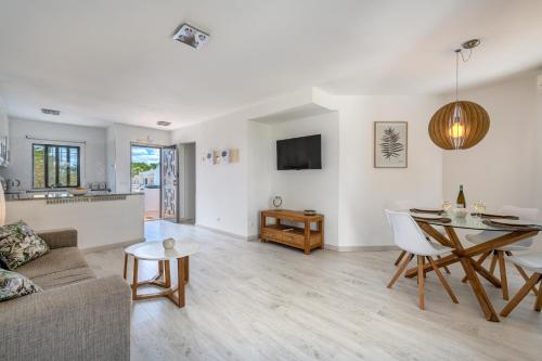 Albufeira Balaia Golf Vilage 5 With Pool by Homing