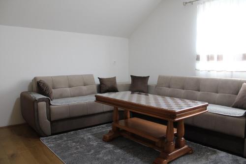 Zona de estar de Apartman Ćalasan