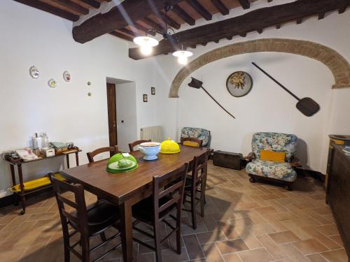 Khu vực ghế ngồi tại Agriturismo Biofattoria l'Upupa