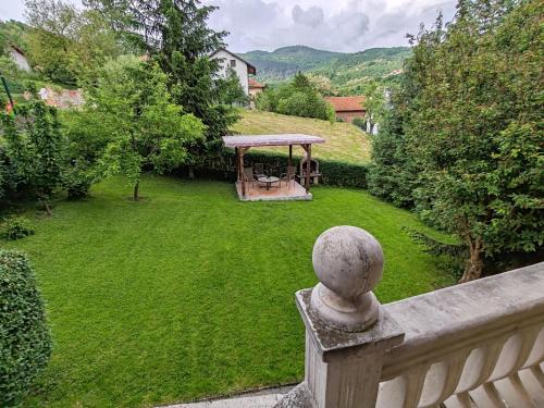Nespecifikovaný výhled na hory nebo výhled na hory při pohledu z apartmánu