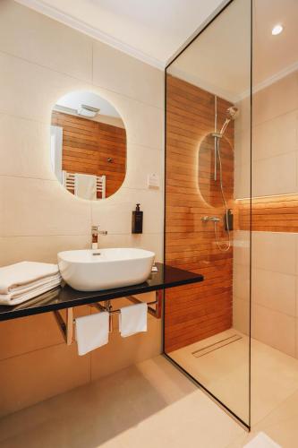 Un baño de Hotel Montenegro