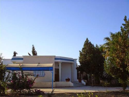 Maison Villa Sousse Chott-Meriem, jardin arboré, 400 m de la plage