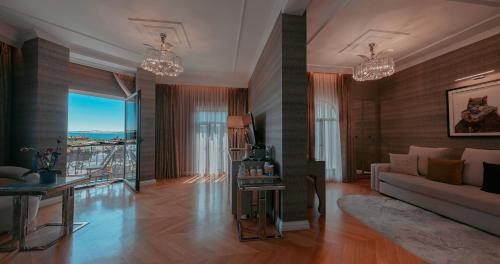 A seating area at Hotel De Reve Galata-Special Class