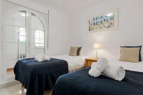 Duplex in Puerto Banus by Costarentals - Ref M40