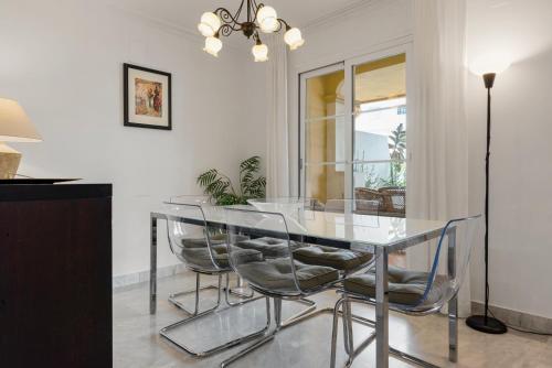 Duplex in Puerto Banus by Costarentals - Ref M40
