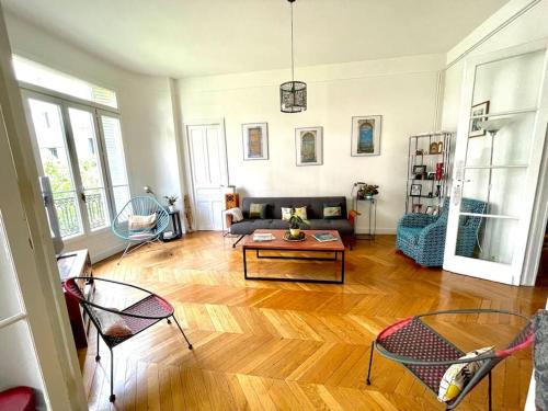 Appartement familial typiquement parisien