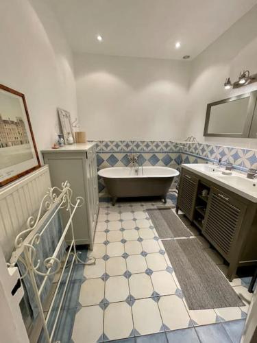 Appartement familial typiquement parisien