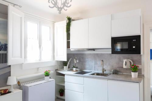 Commenda White Studio