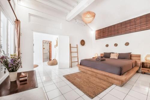 Villa London – Private 4 BDR Villa in Seminyak, Pool & Garden in prime Location