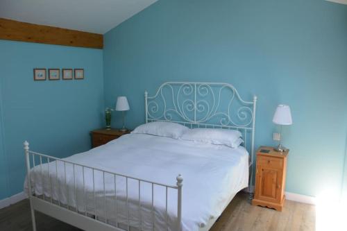 Foto dalla galleria di Large Cottage near Ruffec a Bernac