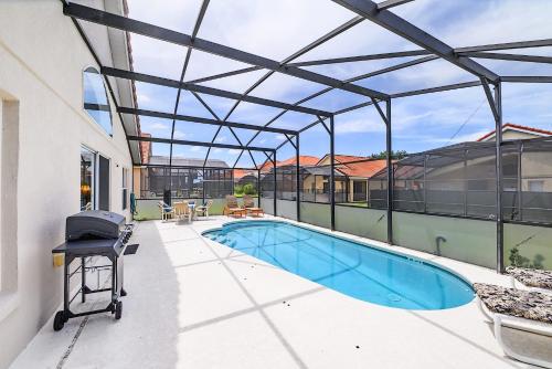 4BR Family Resort Home - Private pool & Games Room photo 8