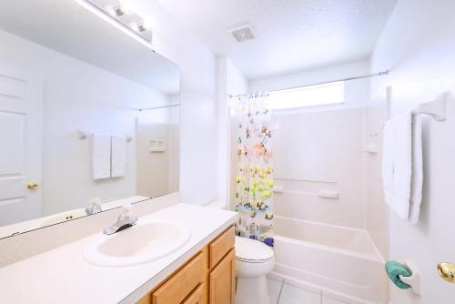 4BR Family Resort Home - Private pool & Games Room photo 25