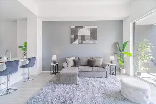 Devereaux Miami 2 Bedroom, 1 Bedroom, and Studio Condos with Balconies photo 4