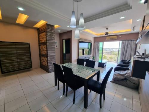 Χώρος καθιστικού στο IJM Utama Court My Sweet Home