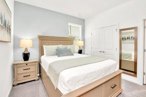 Upstay 9BR Disney Retreat w Pool, BBQ & Hot Tub photo 23