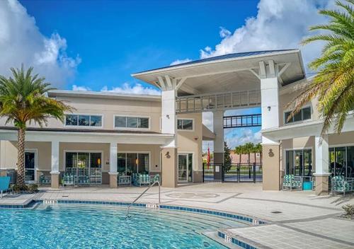 Upstay 9BR Disney Retreat w Pool, BBQ & Hot Tub photo 36