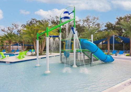 Upstay 9BR Disney Retreat w Pool, BBQ & Hot Tub photo 39