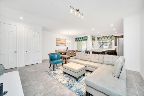 4BR Villa Home with Private Pool near Disney photo 10
