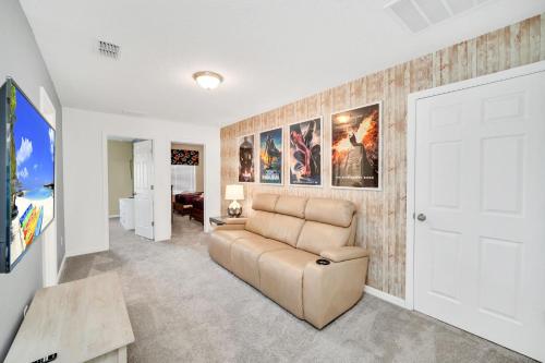4BR Villa Home with Private Pool near Disney photo 16