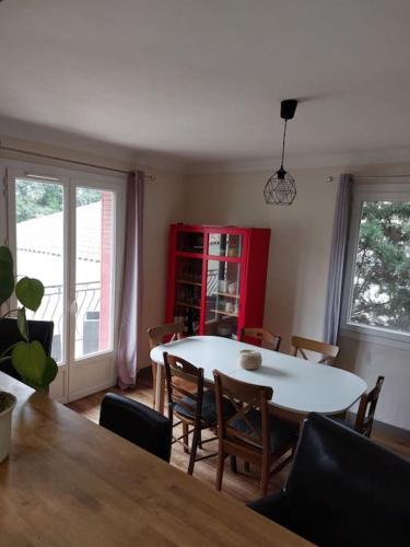 Dapur atau dapur kecil di Maison 3 chambres avec jardin et piscine à deux pas d'Avignon