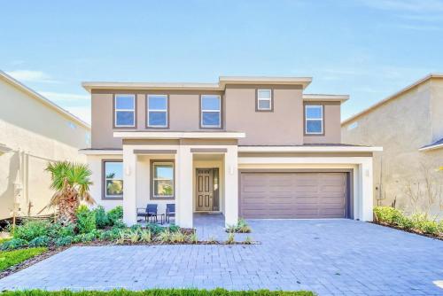 Upstay Modern Home w Pool, Games & BBQ - Sleeps 18 photo 8
