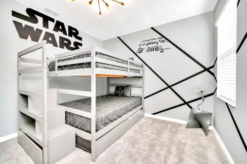 Upstay Modern Home w Pool, Games & BBQ - Sleeps 18 photo 32