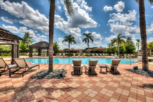 Upstay Modern Home w Pool, Games & BBQ - Sleeps 18 photo 43