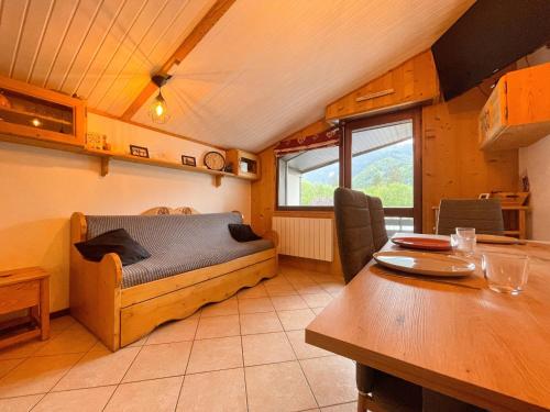 Appartement Chaleureux avec Balcons au Coeur de Samoëns, Proche Ski-Bus - FR-1-624-147