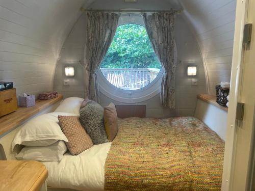 Krevet ili kreveti u jedinici u okviru objekta Pear Tree Inn Whitley
