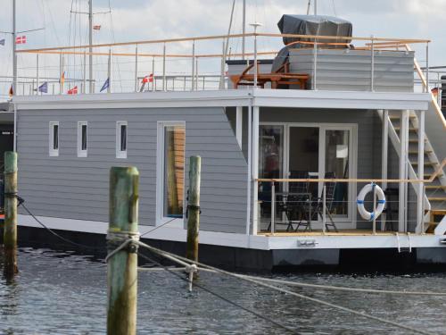 Houseboat Hecht in Egernsund at the Marina Minde