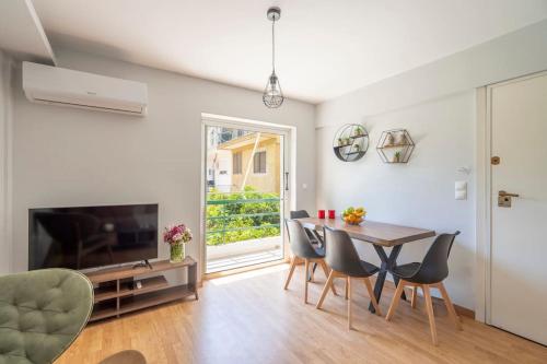 Tranquil Voula Getaway, A Calm Retreat in Voula