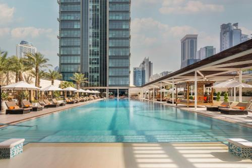 Bazén v ubytování Marriott Marquis City Center Doha Hotel nebo v jeho okolí