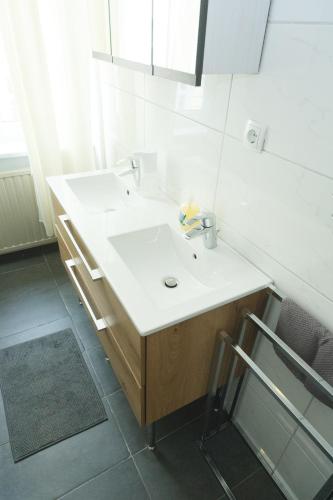 Koupelna v ubytování Apartments in Vienna near Schönbrunn & Westbahnhof - Keyless Check-In