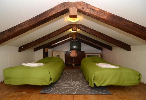 Un pat sau paturi într-o cameră la Classic Venice House