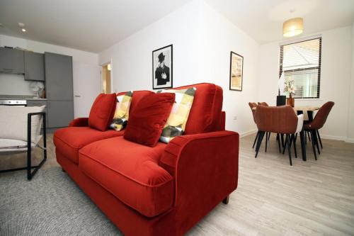 Khu vực ghế ngồi tại Modern Two BR | Free Parking