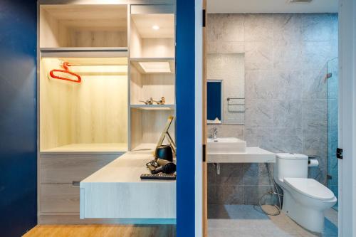 Et badeværelse på The Connect Pool Villa Cha Am