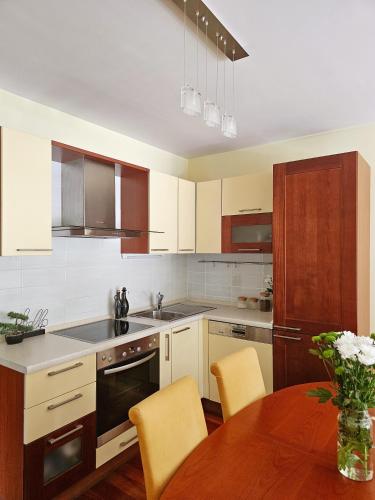 Apartment Mirna, 2-bedroom Apartment, Overlooking the Beach