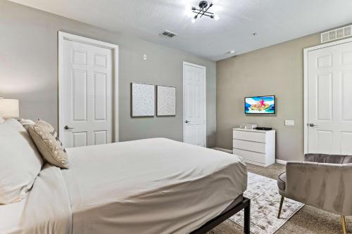 4804 Cayview Ave #105 photo 9