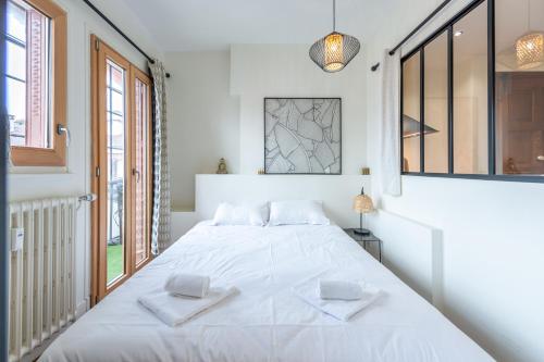 Pretty 2 rooms in the city center