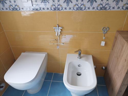 Et badeværelse på AS Villetta Giardino degli oleandri