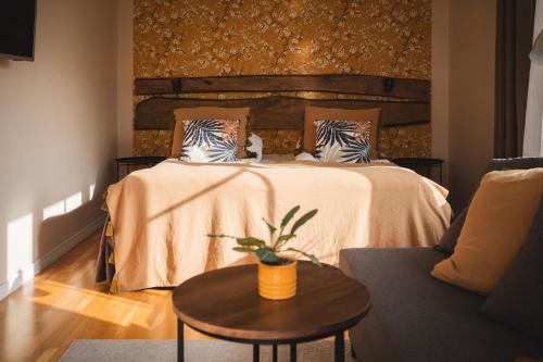 Postel nebo postele na pokoji v ubytování Två Systrar B&B