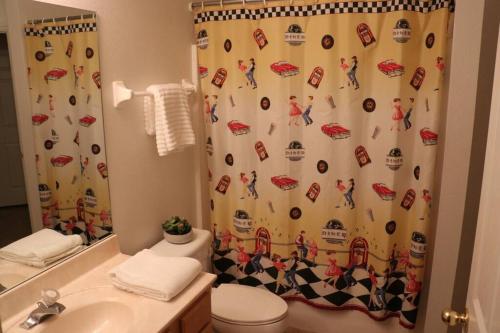 Disney Villa Magical Retreat Private Pool, LakeView & Game Room photo 26