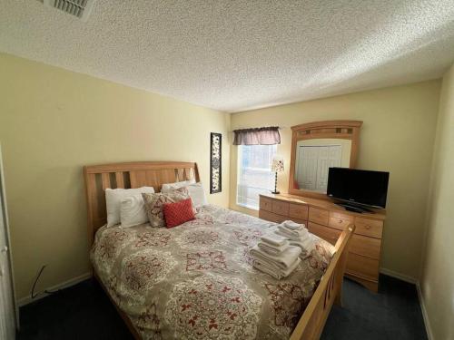 Disney Villa Magical Retreat Private Pool, LakeView & Game Room photo 3