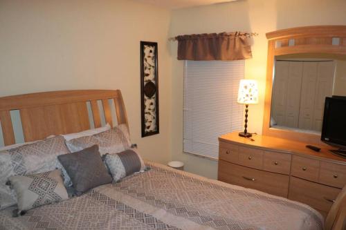 Disney Villa Magical Retreat Private Pool, LakeView & Game Room photo 58
