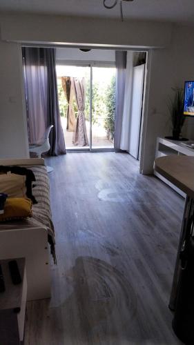 Photo de la galerie de l'établissement CAP to SEA EUREKA à 200 m centre naturiste, au Cap d'Agde